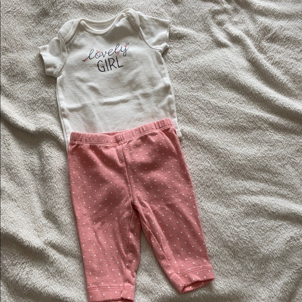 SALE 3/$12Carter’s Lovely Girl Outfit